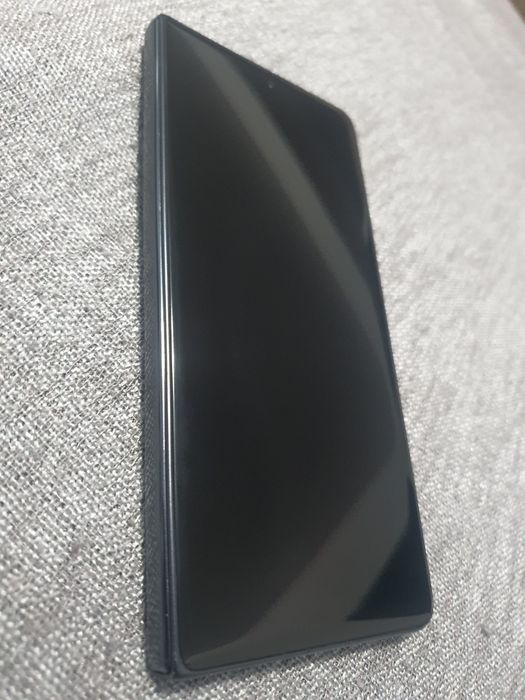 Vând Honor V3  foarte slim