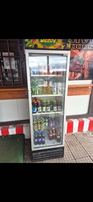 Хладилна витрина за безалкохолни
