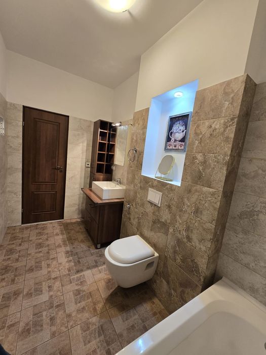 Apartament cu 2 camere de închiriat