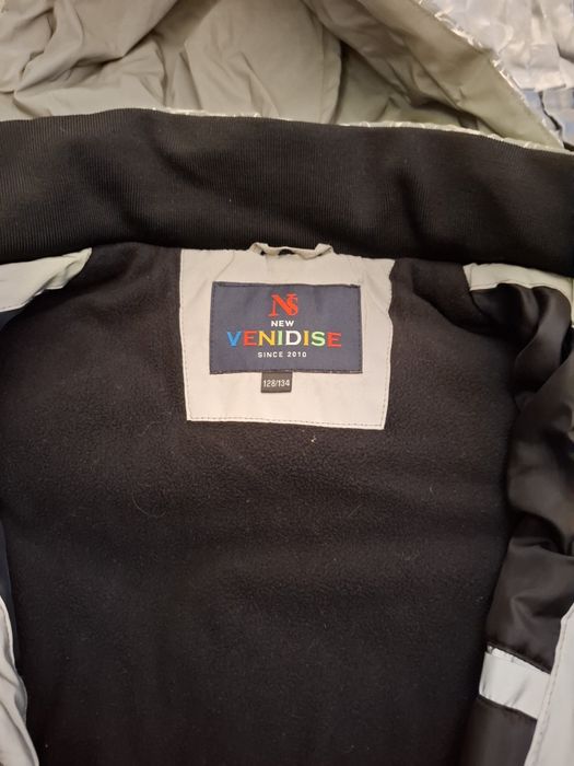 Продаю осеннюю куртку- плащ для девочки