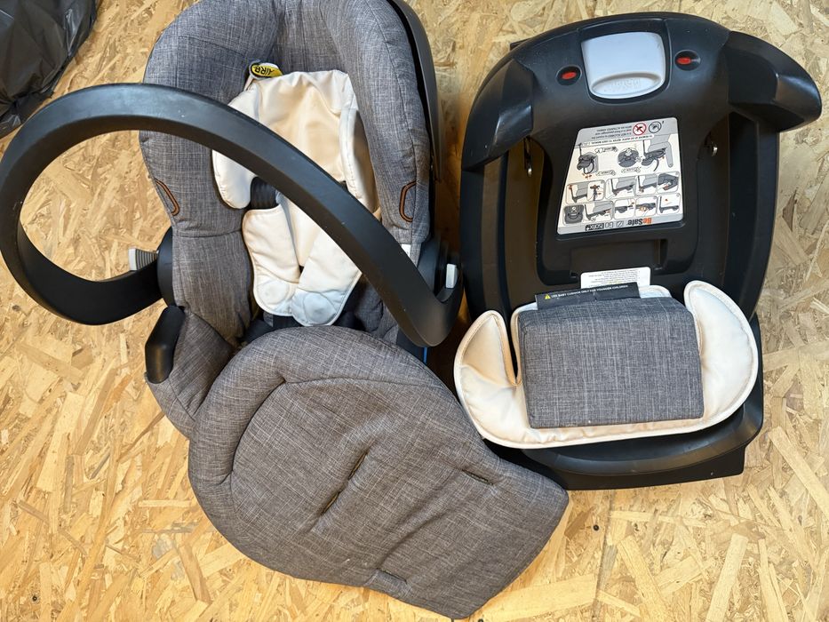 Vand scoica stokke cu isofix cu reductor pentru nou nascut