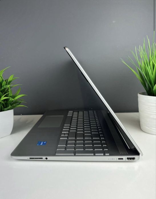 Ноутбук Hp core i3/11-пок