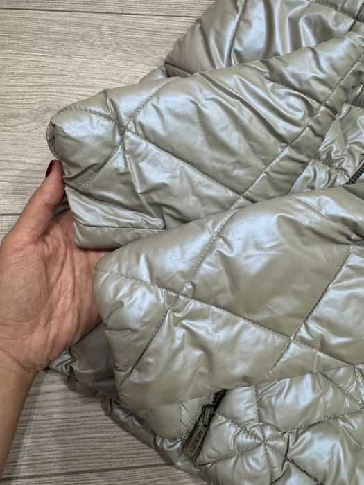 Продам куртку Zara