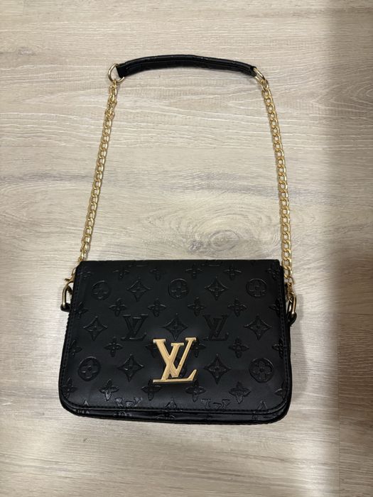 Louis Vuitton чанта и др.