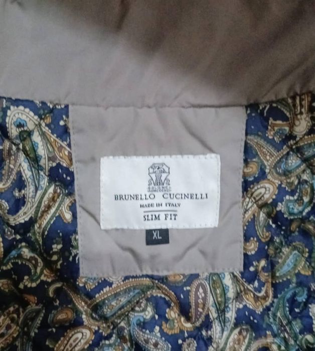 2 ta tufli va qurtka sotiladi