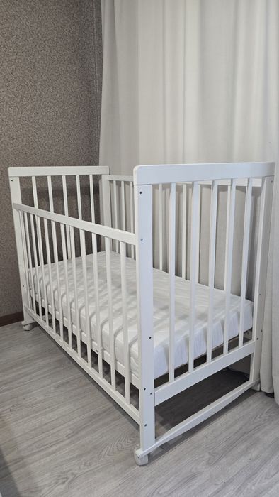 Продам детскую кроватку