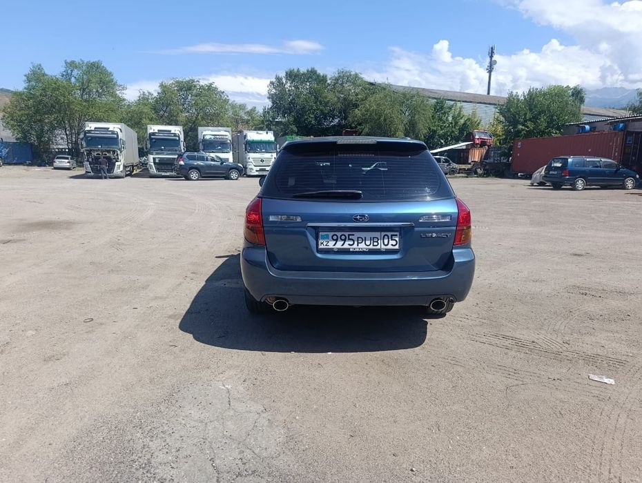 Машина Sybaru Legacy