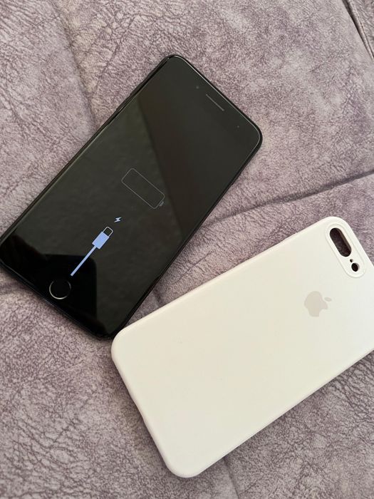 Продам iPhone 13 белого цвета