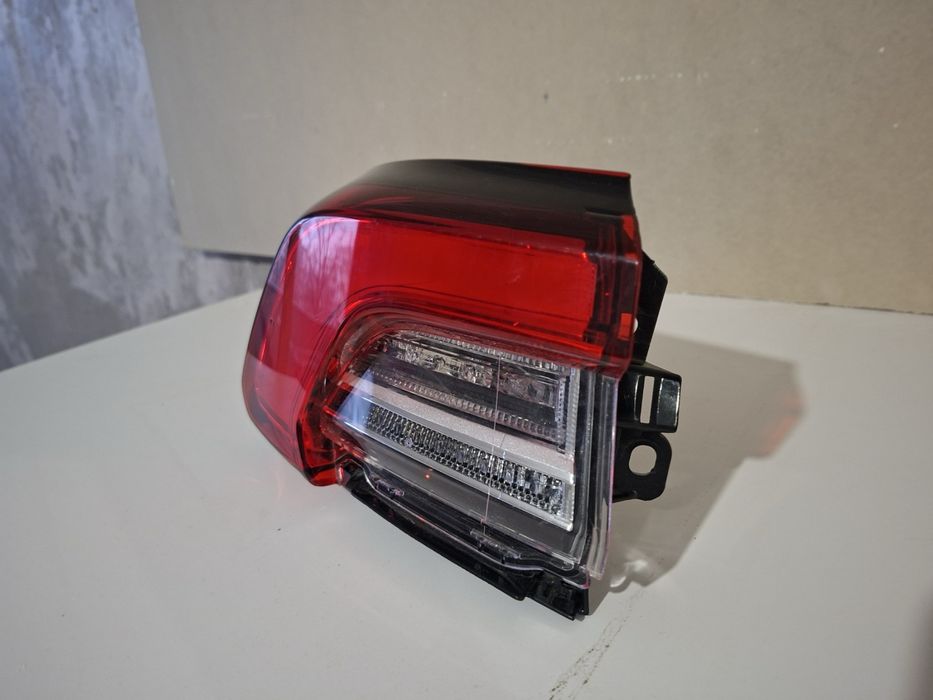 Ляв стоп за Toyota Corolla sedan