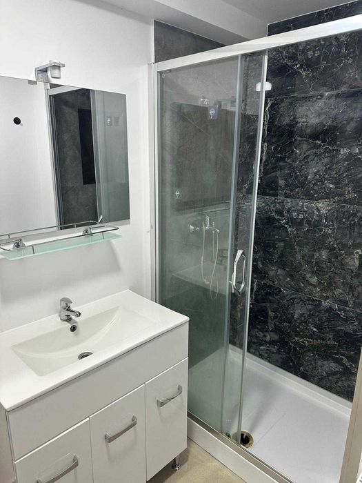 Închiriez apartament cu 3 camere în centrul Bistriței,