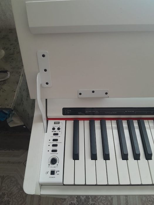 Продам электропианино