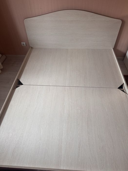 Продам кровать без матраса