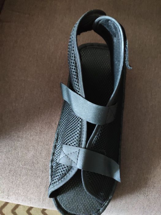 Продается обувь для гипса