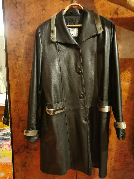 Пальто кожаное женское