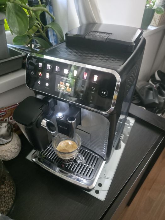 Espressor automat Philips Seria 5500 LatteGo (Expressor, Expresor, Aparat de cafea)