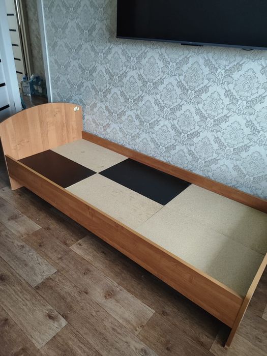 продам односпальную кровать