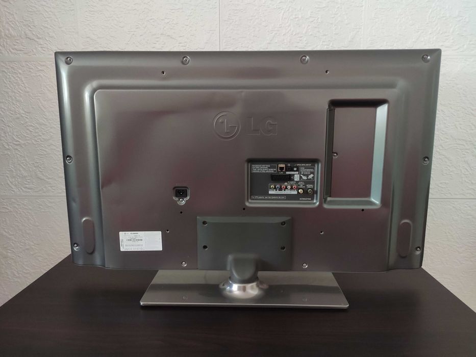 TV LG 3D Pasiv LG 42LB650V 120Hz 42" 107 CM Functional Dar CU PROBLEME