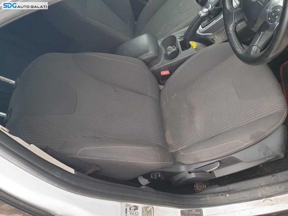 Scaun Dreapta Fata Pasager Textil Fara Reglaj Inaltime Ford Focus 3 2010 - 2018
