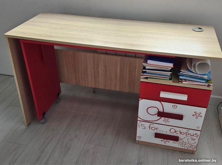 Парта трансформер с подвесным шкафчиком