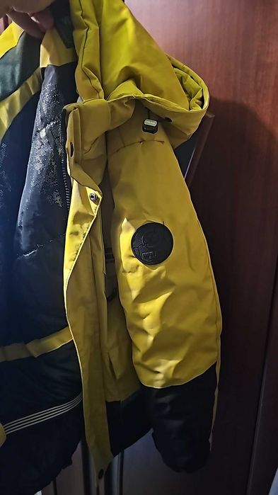 Продам куртку в отличном состоянии