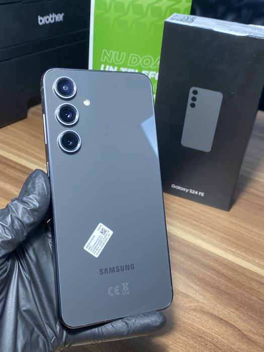 Samsung Galaxy s24 FE • 128 GB • Graphite