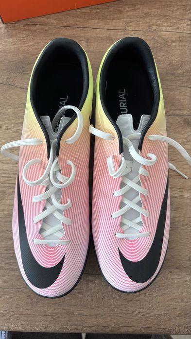 Футболни обувки Nike Mercurial – Turf