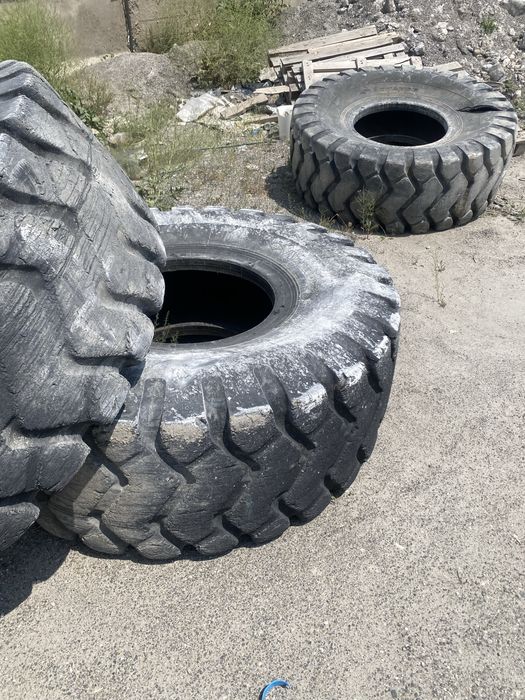 Покрышка для погрузчика 3 куб