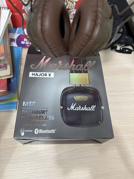 Наушникимачбхалл