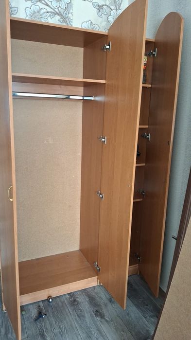 Продам шкаф в хорошем состояние