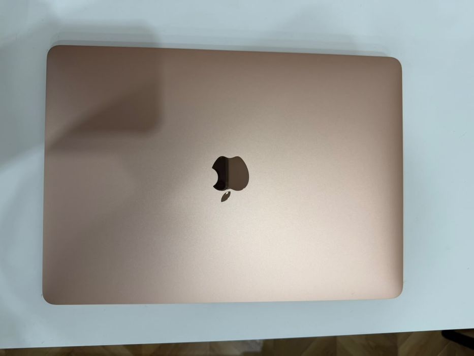 Продам MacBook air m1