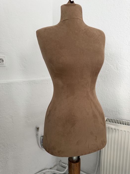 Manechin bust catifea si picior de lemn