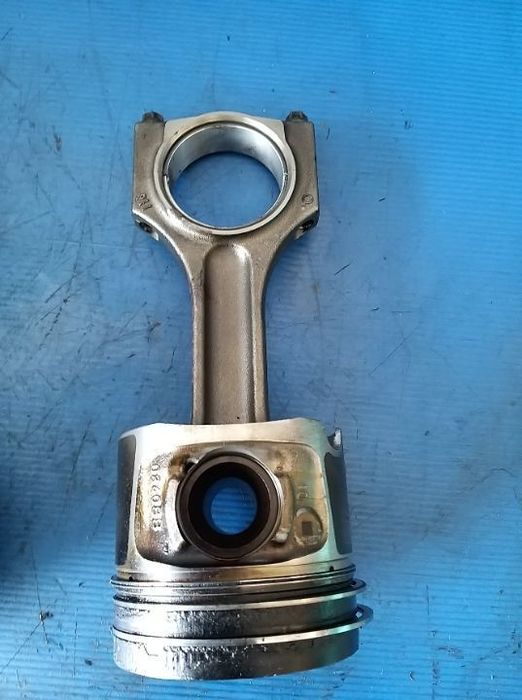 Piston cu biela 2.0 d bmw serie 1 e81 e87 serie 3 e90 e91 bmw x3 e83 n47d20c