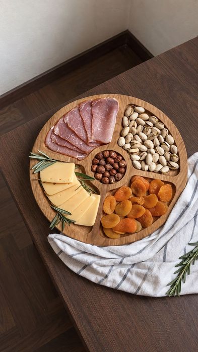 Platou rotativ din bambus pentru aperitive, 5 compartimente