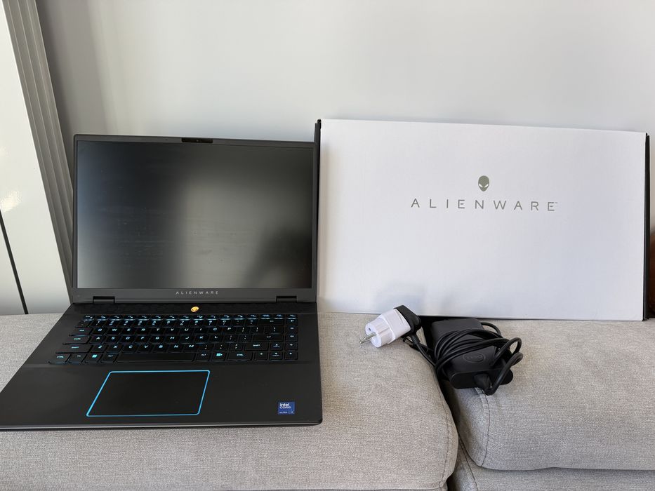 Alienware m16 R2, 2TB SSD, 2*16 GB,NVIDIA GeForce RTX 4060