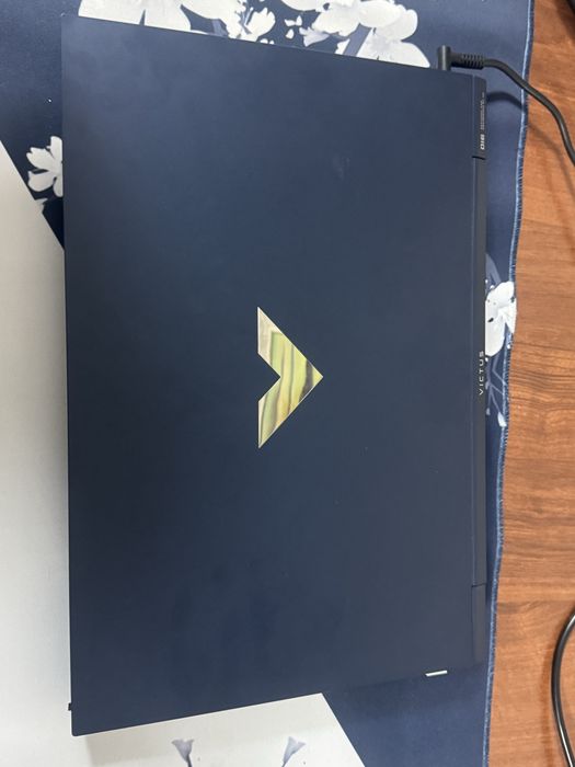 ноутбук HP VICTUS