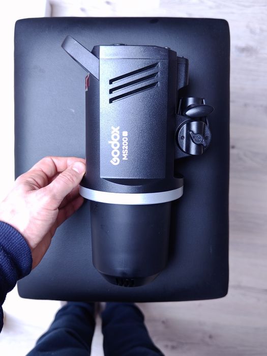Blitz studio Godox MS200V