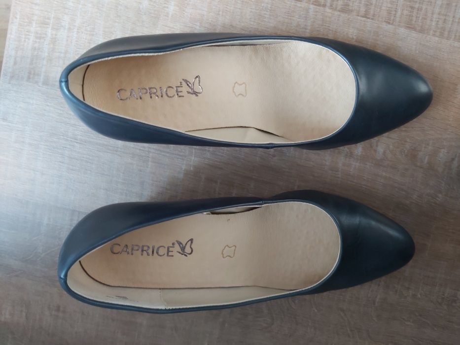 Дамски кожени обувки, Caprice