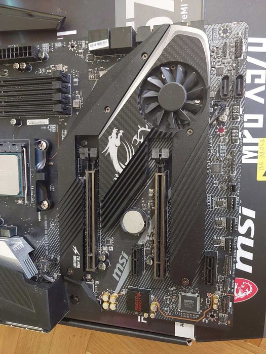 AMD Ryzen 9 5900X + MSI X570 Gaming Pro Carbon Wi-Fi