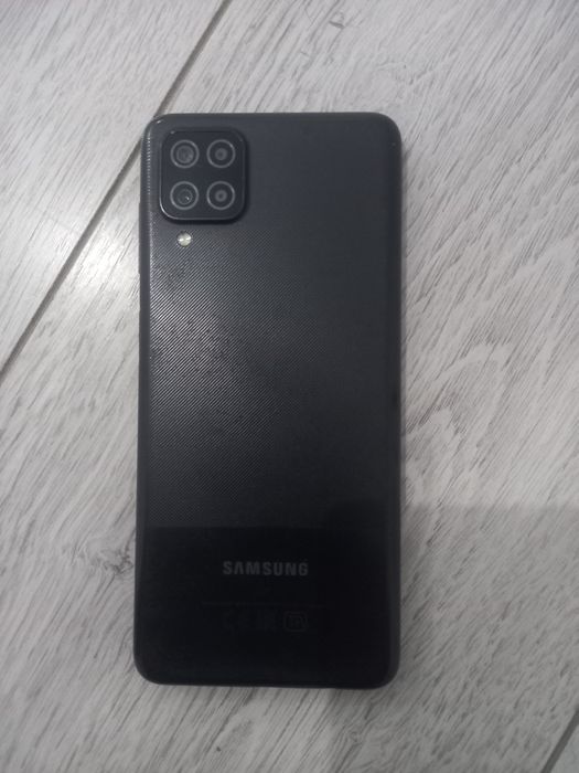 Продам телефон бу самсунг А12