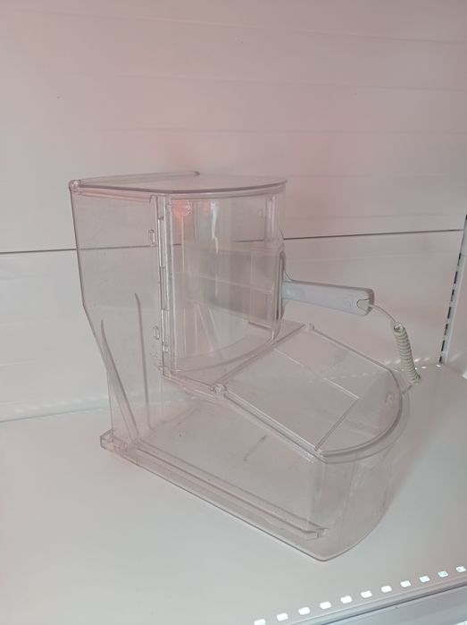 Контейнер с лопатка