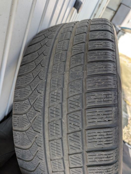 Pirelli P Zero 255/45/19"