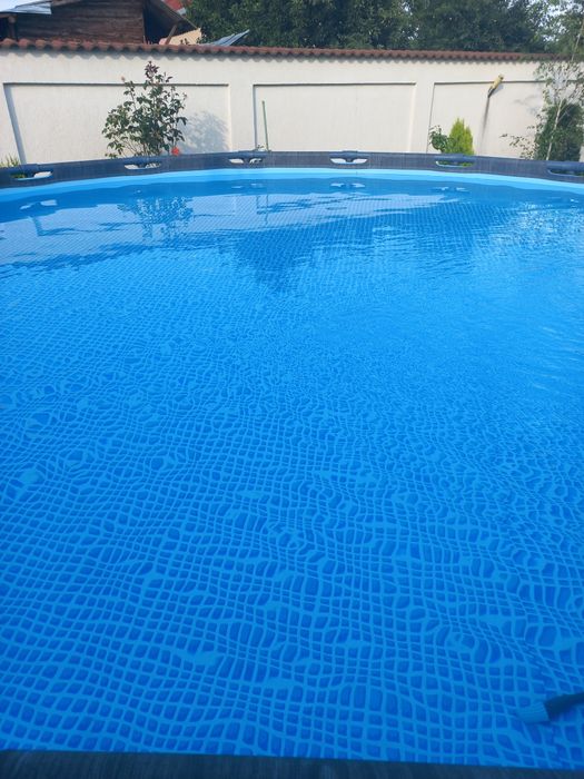 Vând piscină rotunda  supraterană 5.5m
