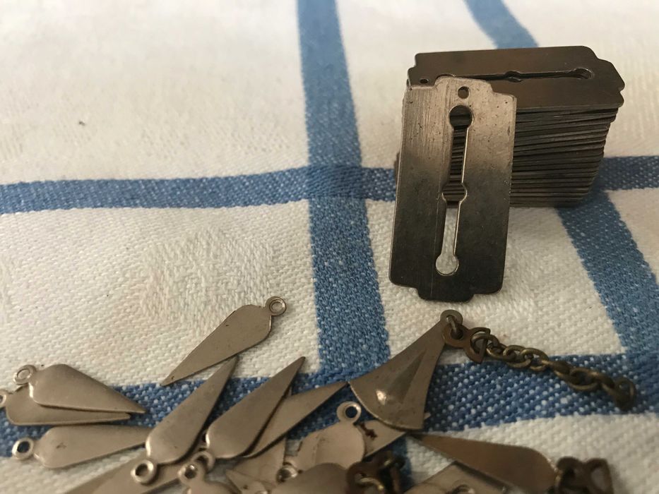 Кулон     "Лезвие"