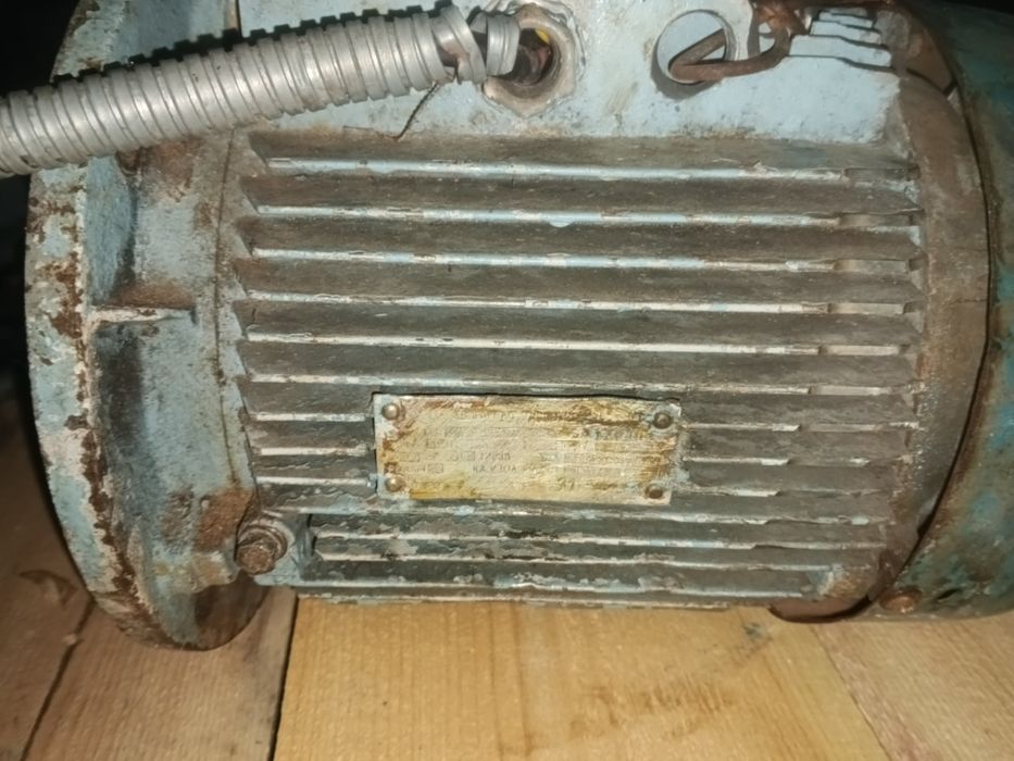 Продам электродвигатель