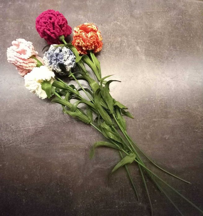 Статуетка ваза свещник плетени цветя бутилка и чаши кутии за подправки