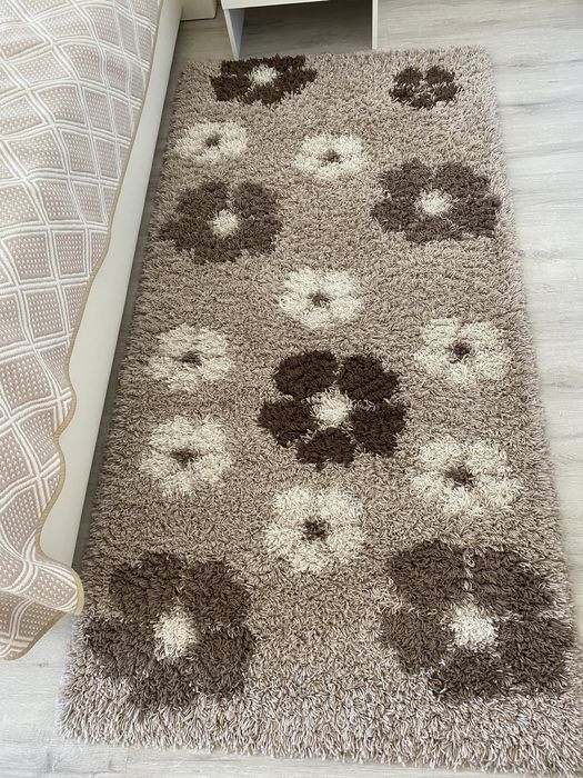 продам ковер 2шт