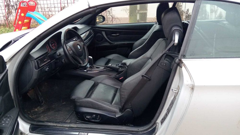 Dezmembrez BMW seria 3 E93 330D (CONVERTIBLE/CABRIOLET)