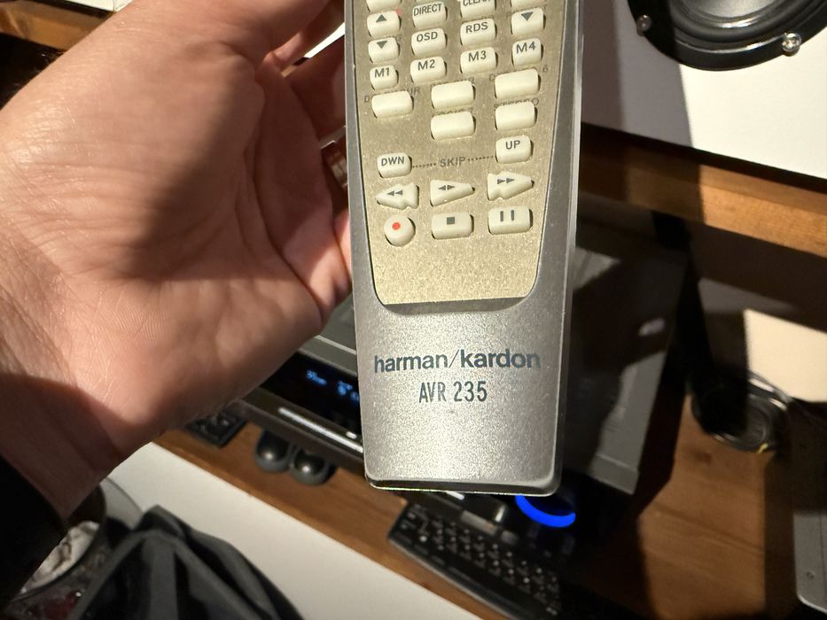 Усилвател Harman Kardon AVR235