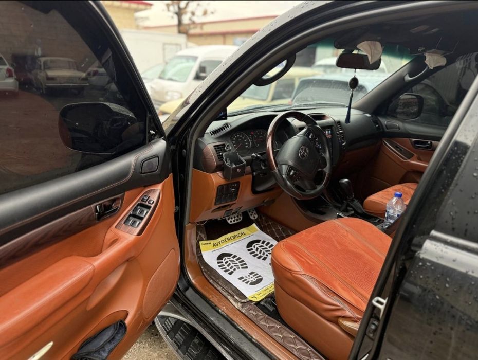 Land cruiser PRADO 120.