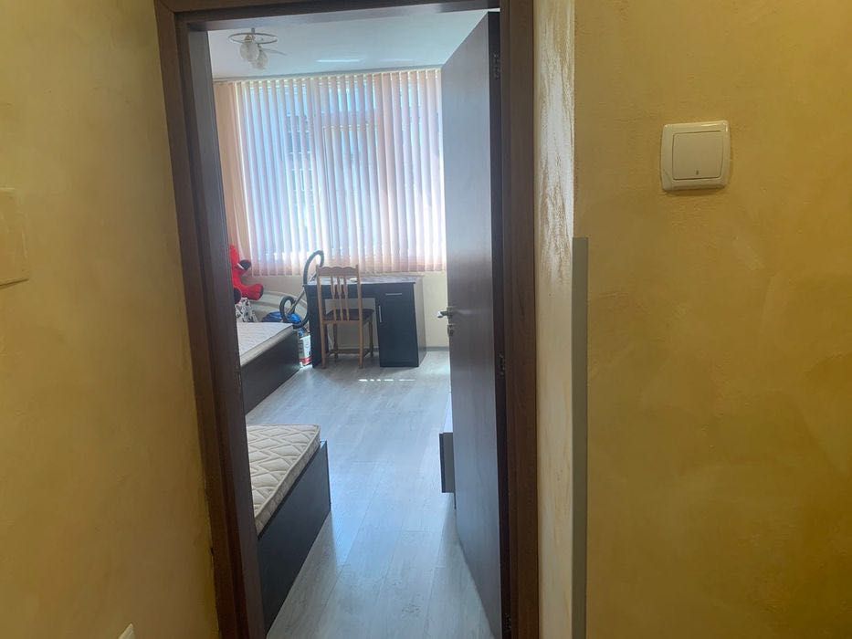 Дава се под наем Тристаен апартамент в Враца, Център - 67 кв.м за 433.5 € - Снимка #17